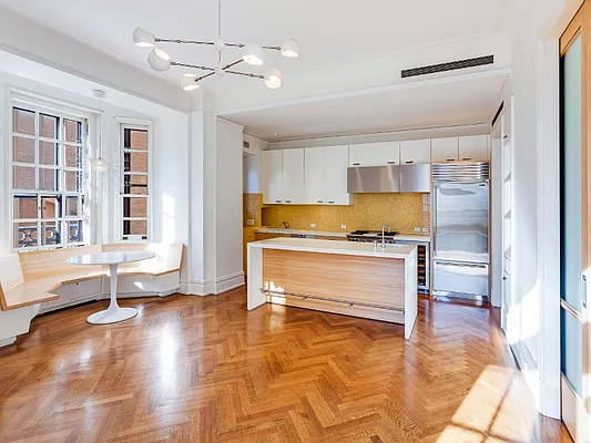 Sold by Sotheby's International Realty | media 4