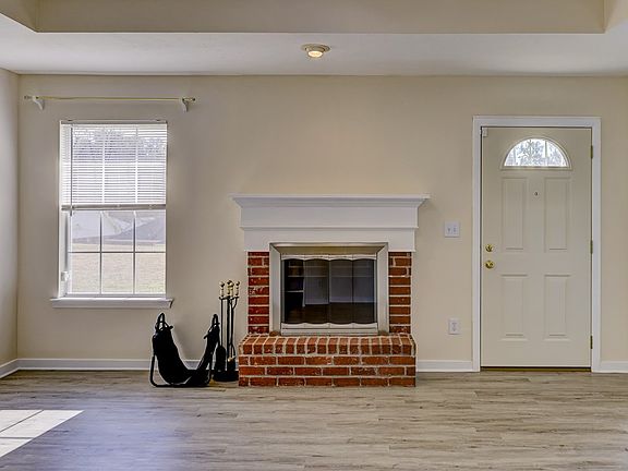 5th image of 207 Sunline Dr