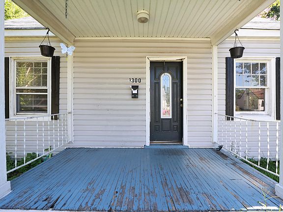 2nd image of 1300 Overlook St