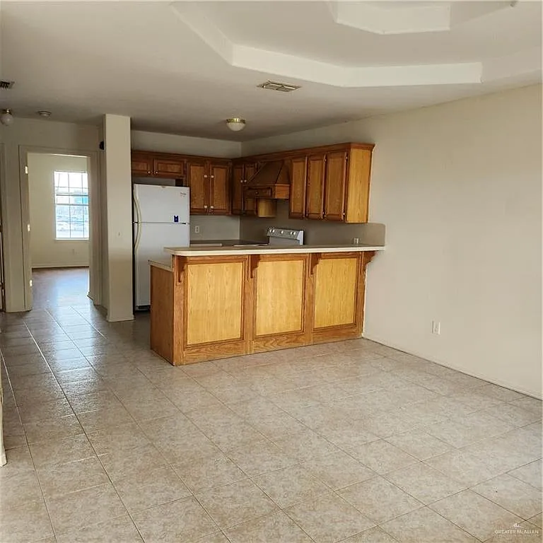 2 bed, 1.0 bath, 949 sqft, $750 — Photo 3