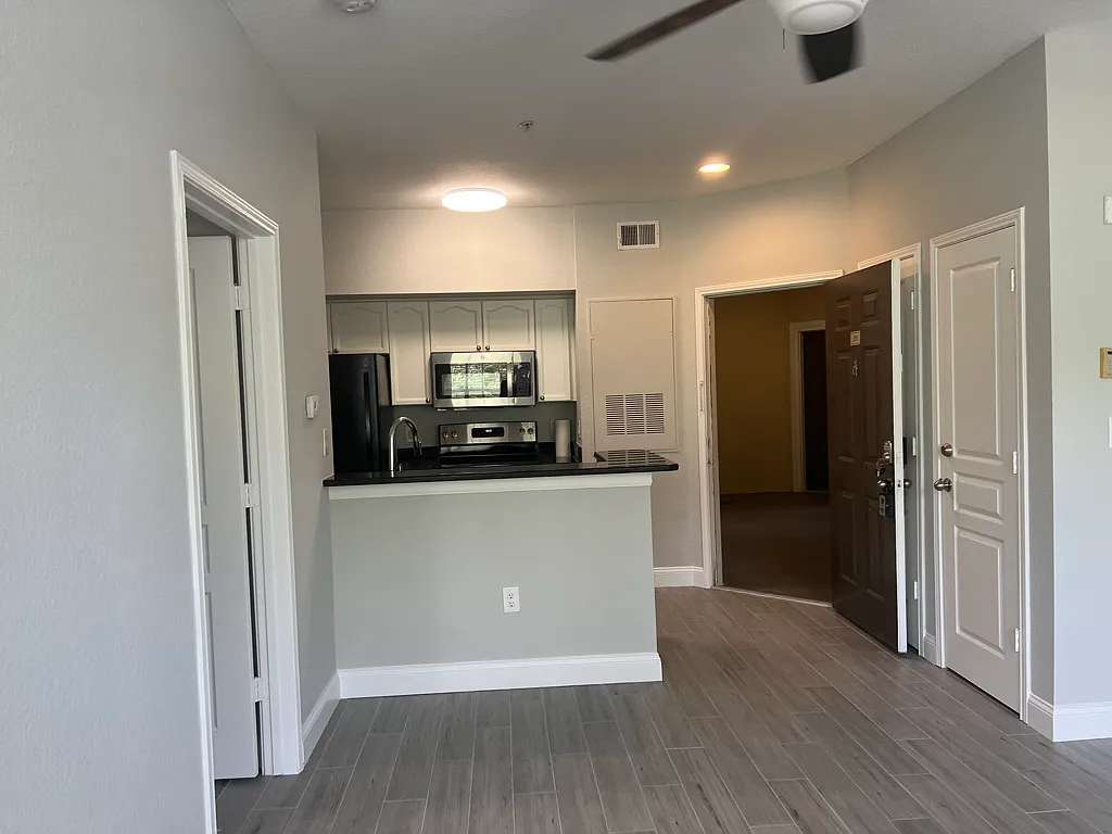 1 bed, 600 sqft, $1,595 — Photo 2