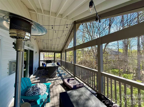 1801 Riverview Ct, Hendersonville, NC 28739