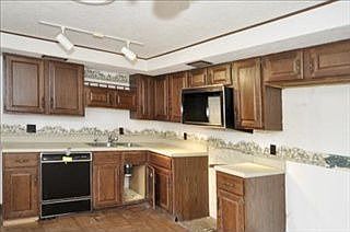 4th image of 611 Linwood Ave