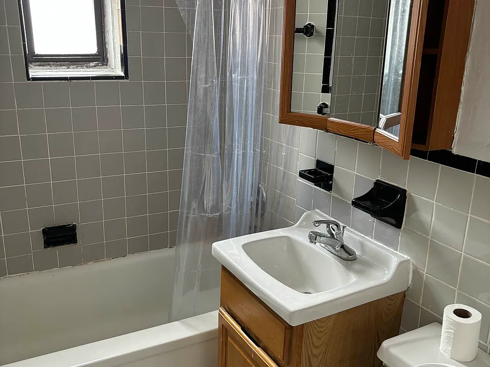 Building Photo 3