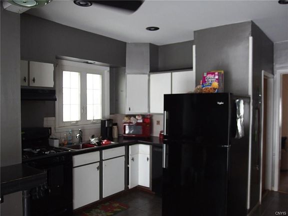 3rd image of 1826 W Colvin St