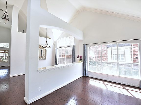 5th image of 1125 Waterford Way