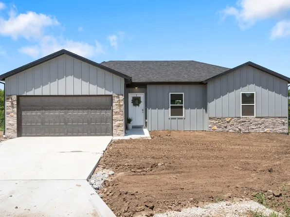 740 E Vivian Street, 740 E Vivian St #6cc63cd53, Bolivar, MO 65613