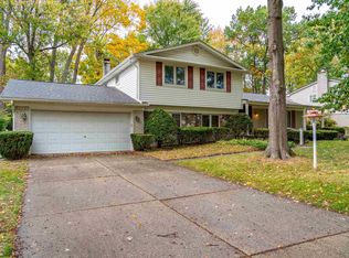 16235 Forestview Dr, Clinton Township, MI 48036