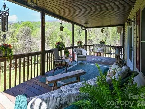 2 Ruffed Grouse Dr, Weaverville, NC 28787