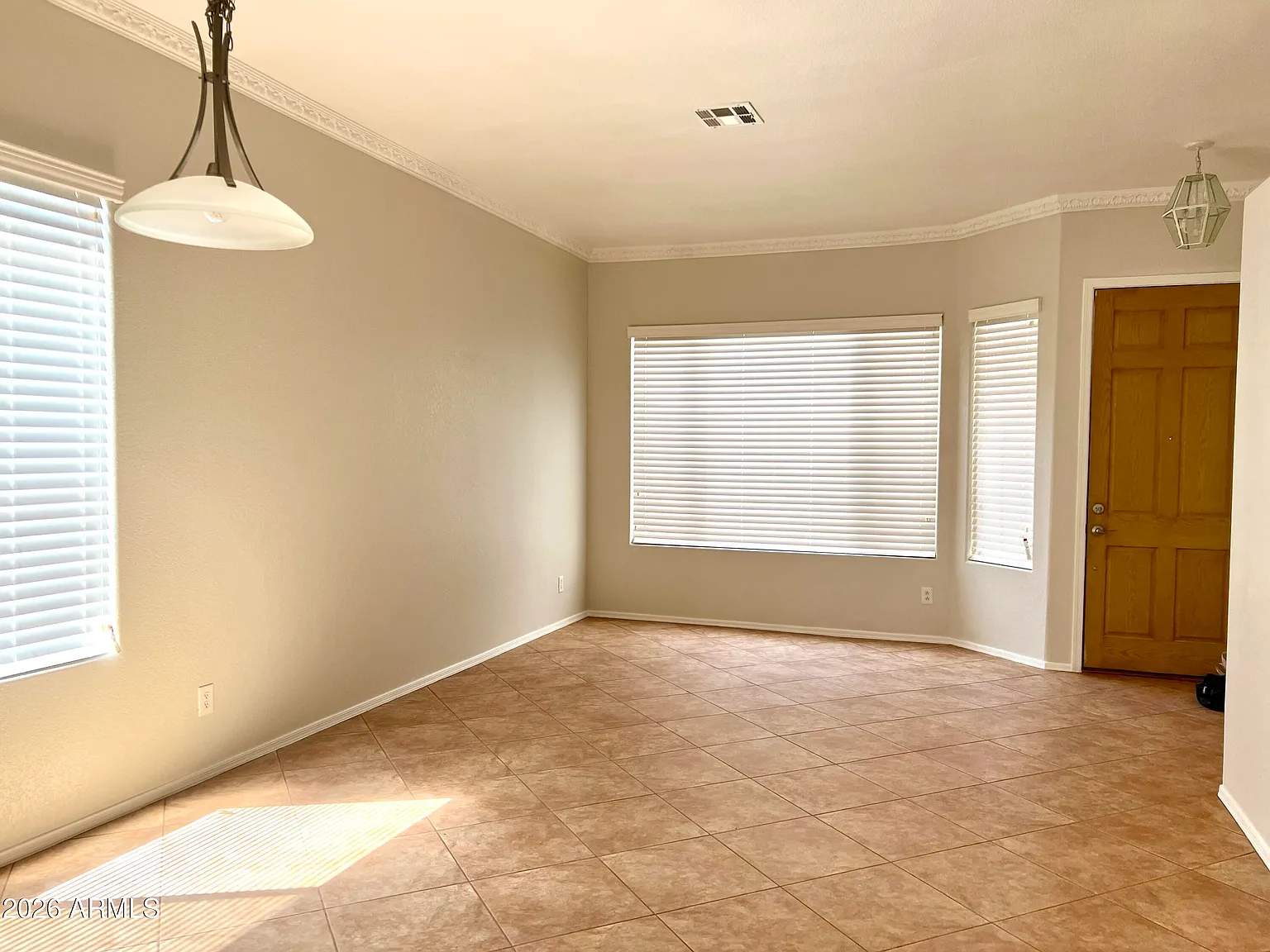 3 bed, 2.0 bath, 2255 sqft, $2,800 — Photo 4