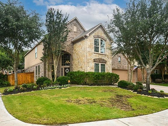 3rd image of 10003 White Pines Dr