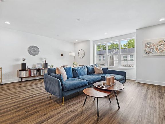 3rd image of 24 Becker Pl NW