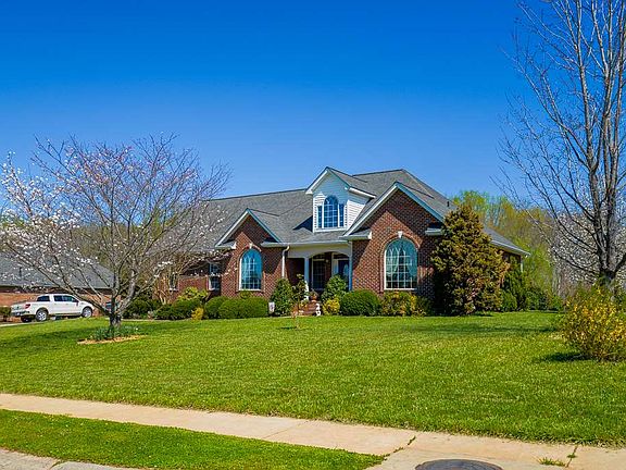 4th image of 2602 Pebble Creek Dr