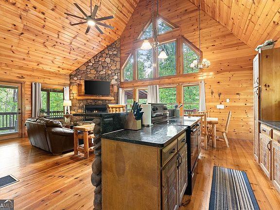4th image of 53 Elm Ridge Dr