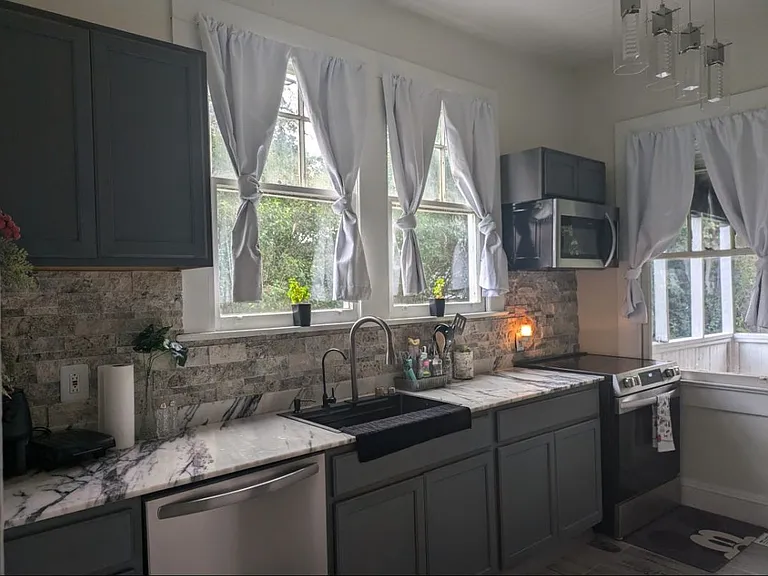 306 E Gordon St — Photo 15