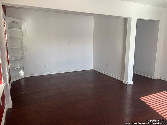 3rd image of 407 Haggin St