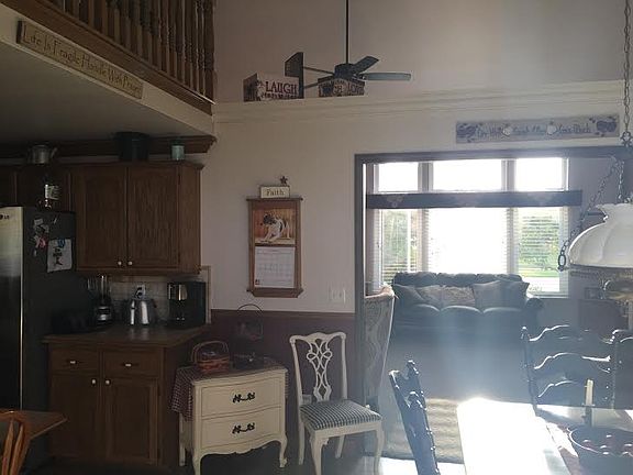 3rd image of 49163 Berkshire Dr