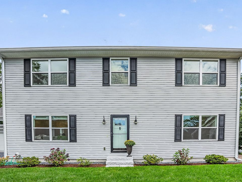 1st image of 17 Woody Glen Road