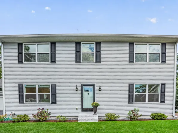 17 Woody Glen Road, Harwich, MA 02645