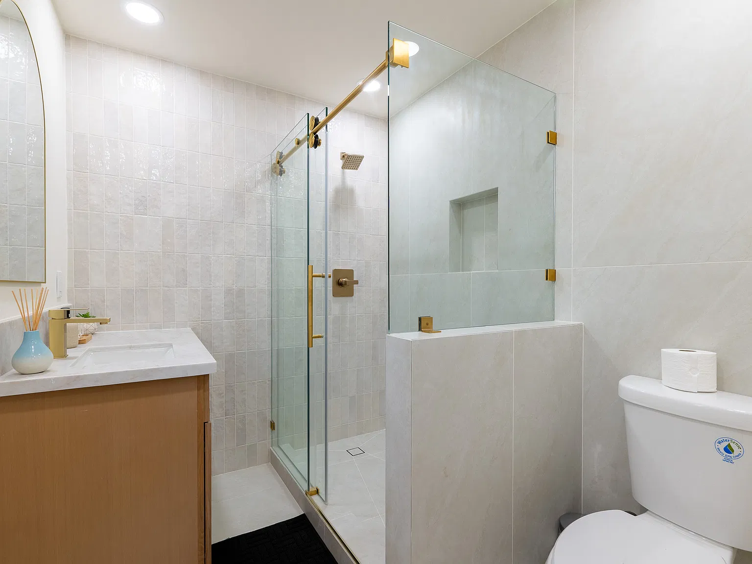 2732 E Barkley Ave — Photo 3
