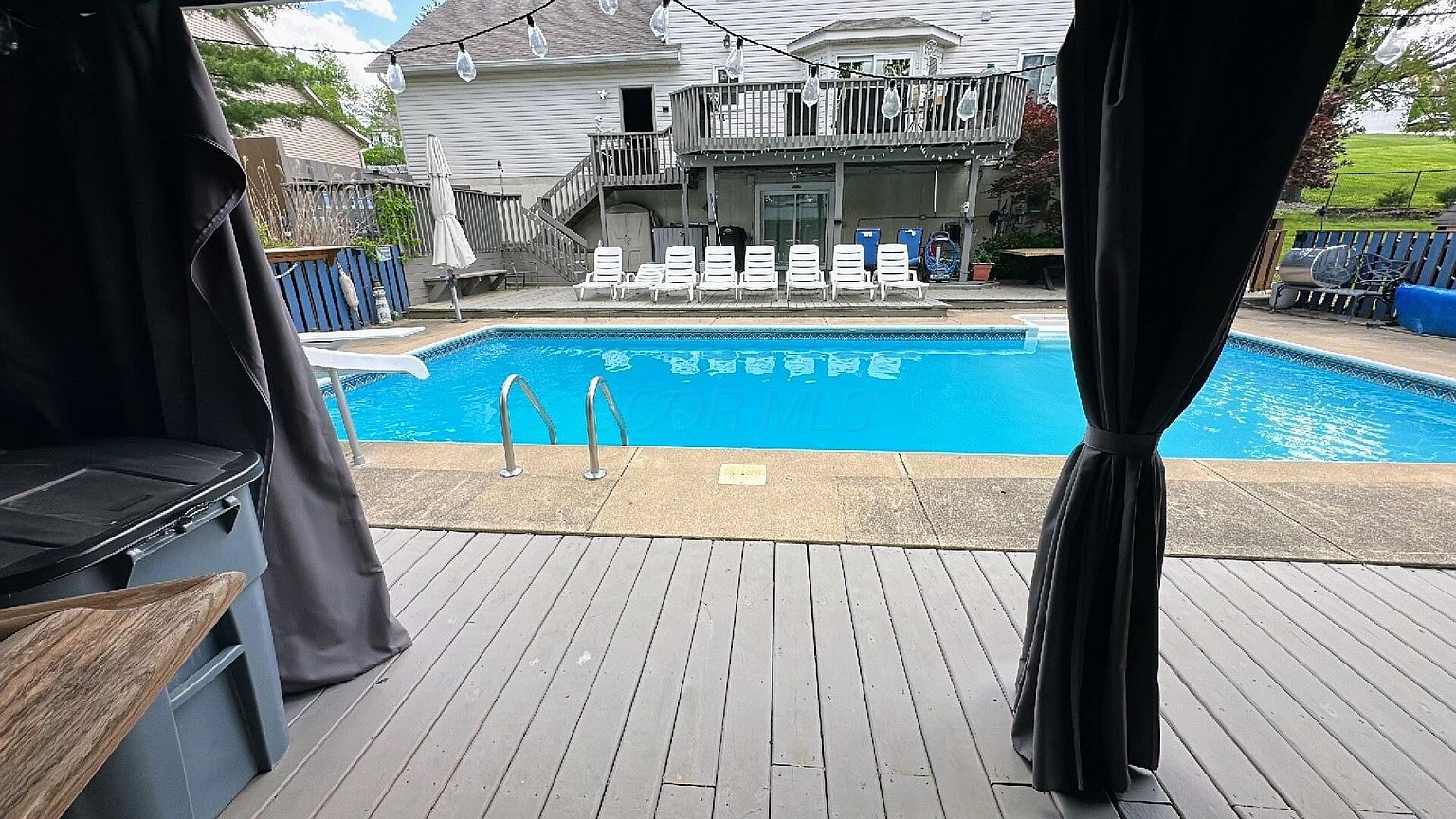 Listing photo 4 for 34 Ledgewood Dr