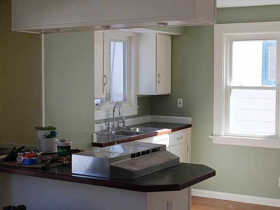 4th image of 84 Stillwell Ave