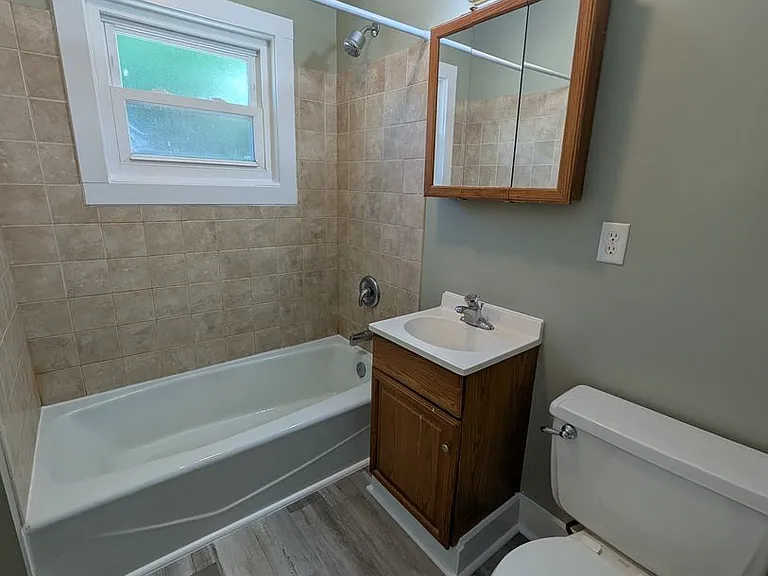 100 Gibbs St — Photo 5