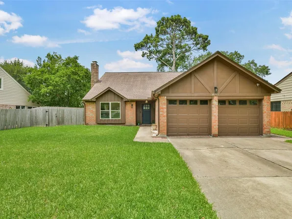 15711 Cavendish Dr, Houston, TX 77059
