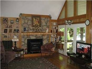 4th image of 285 Goldwing Cir