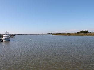 401 Merritt Blvd, Isle Of Palms, SC 29451