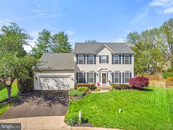 2nd image of 6853 Jockey Club Ln