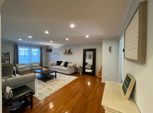 704 N Armistead St, Alexandria, VA 22312
