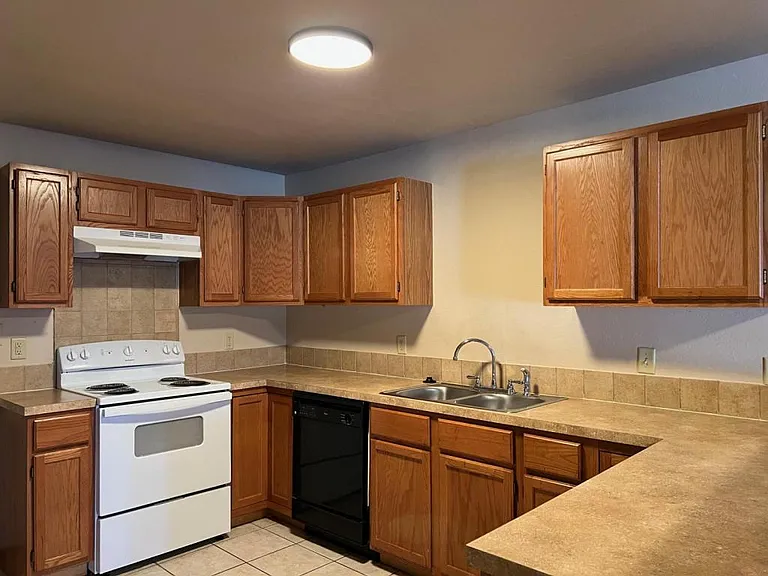 2315 SW H Ave — Photo 15