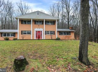 729 Oakhill Dr, Boiling Springs, PA 17007