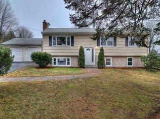 4 Scollay Cir, Salem, NH 03079