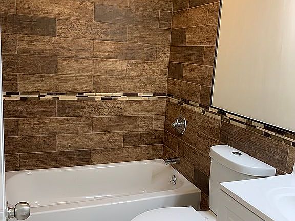 3rd image of 17 Cherry Ln