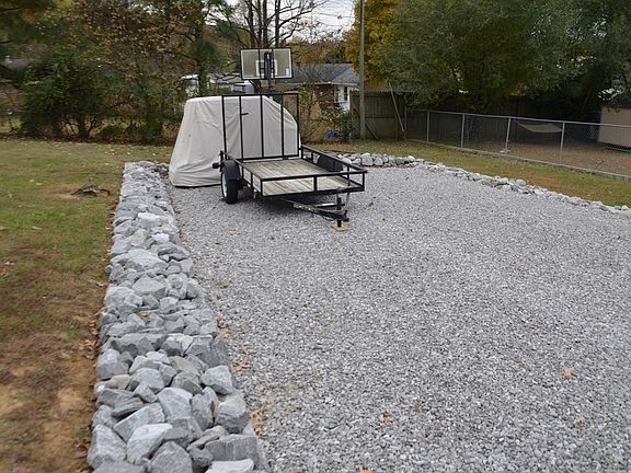 5th image of 2066 Curling Dr
