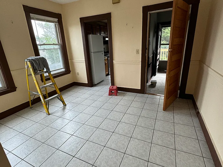 700-702 Summer St #3 — Photo 7