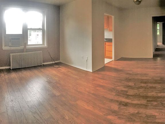 3rd image of 305 N Negley Ave APT 1