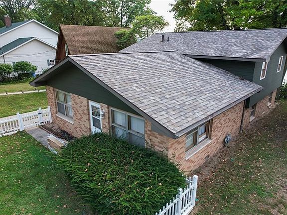 3rd image of 104 Lakeside Dr