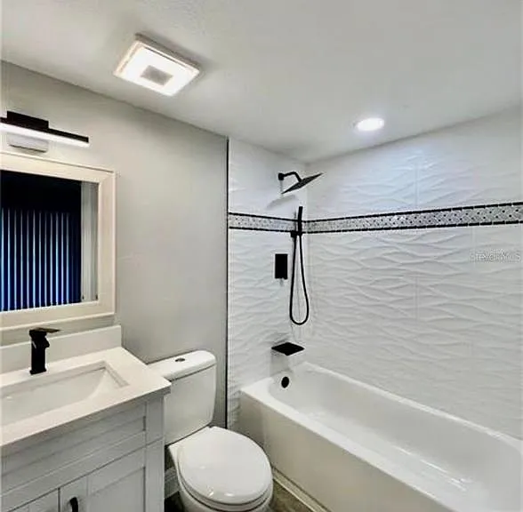 7108 Waterside Dr — Photo 3
