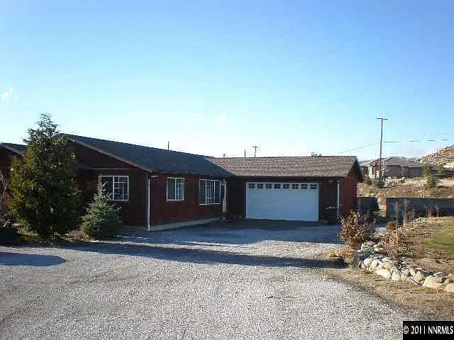 195 Thomas Ave photo 1