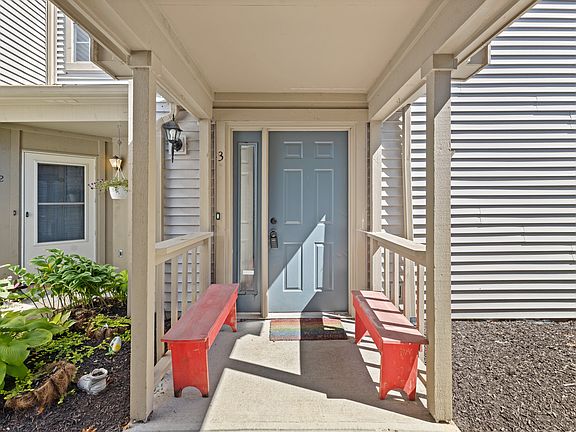 2nd image of 3664 Reflections Ln Unit 3