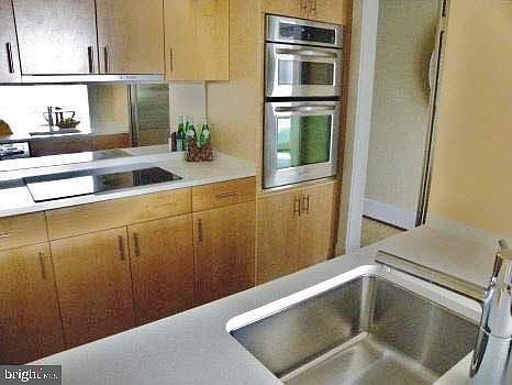 4th image of 910 Powhatan St Unit 202S