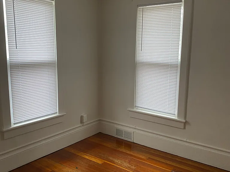 523 N Walnut St — Photo 16