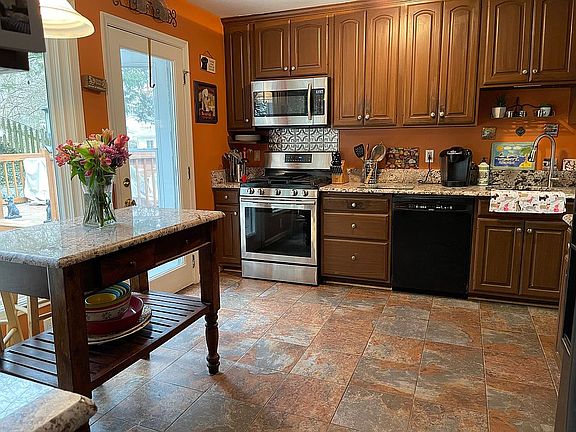 4th image of 4910 Althea Dr