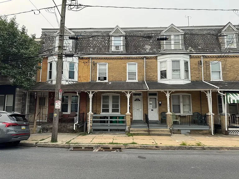 654.5 Columbia Ave. — Photo 2