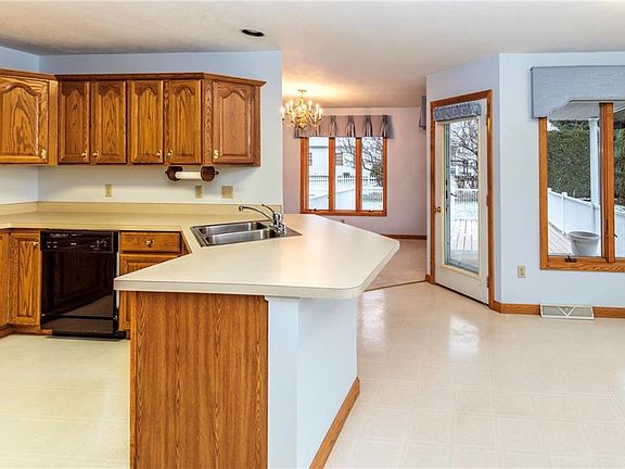 5th image of 5991 Deerfield Dr