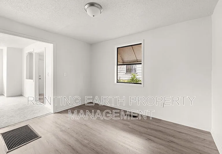 1893 Princeton Ct SW — Photo 8