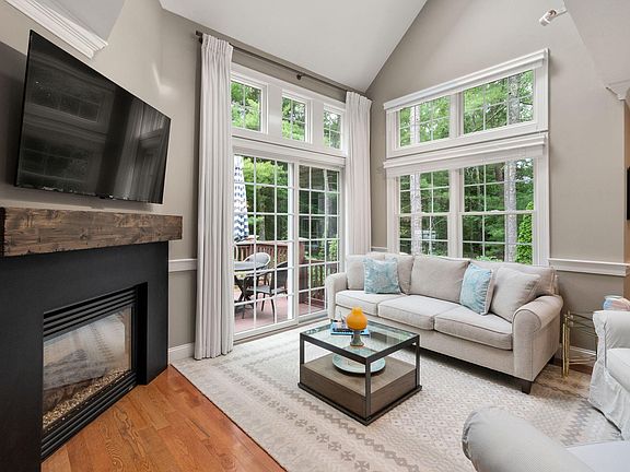 4th image of 80 Gold Leaf Lane UNIT 80